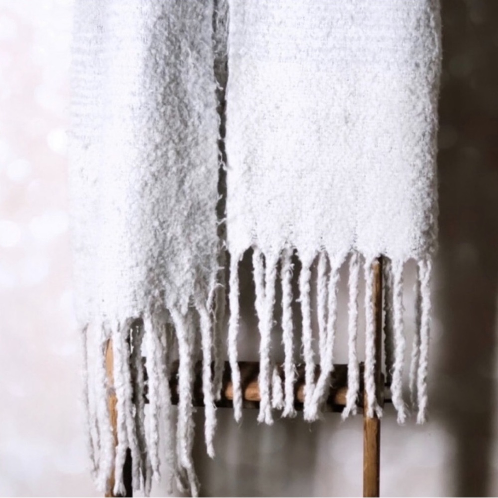MerSea and Co Scarf Wrap - Picture 6 of 9